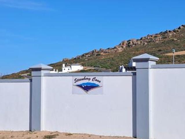 315 m² Land available in St Helena Views