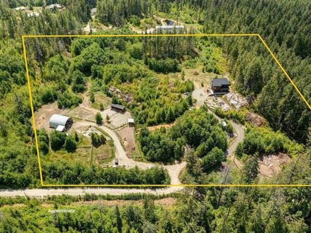 3163 Crystal Road, Roberts Creek, BC, V0N 2W1 Luxury House for sale | Listing ID R2998 | Royal LePage Carriage Trade Luxury Properties