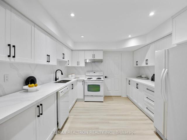 316 333 Clark Avenue W, Thornhill | Expired, N12572 | Condos. Ca
