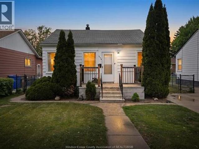 3174 Manchester Road, Windsor, ON, N9C 1X8 house for sale | Listing ID 26011 | Royal LePage