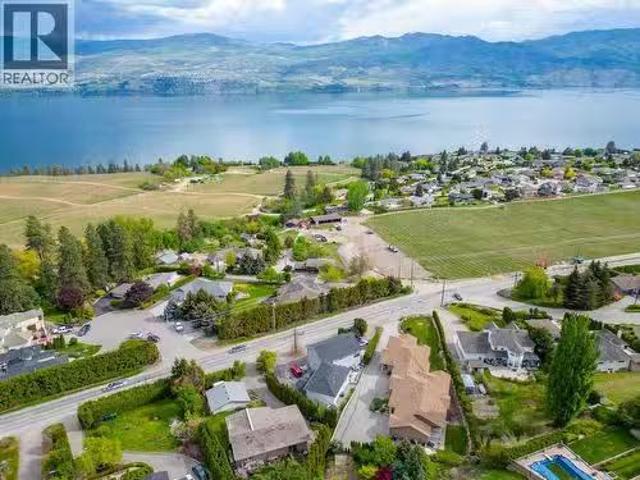 3174 Boucherie Road, West Kelowna, BC, V1Z 2G9 house for sal.