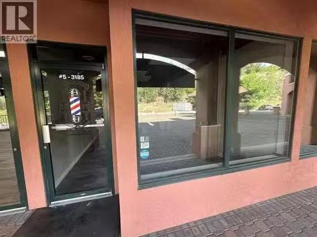 3185 Via Centrale Drive Unit# 5, Kelowna, BC, V1V 2A7 commer.