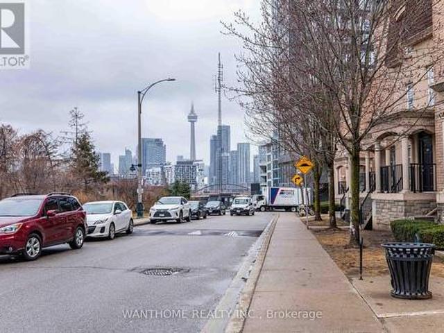 318 30 Western Battery Road, Toronto, ON, M6K 3N9 townhouse for sale | Listing ID C12080 | Royal LePage
