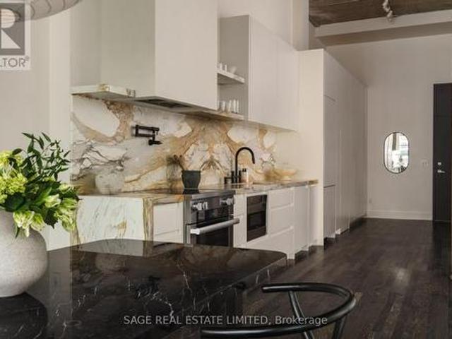 318 637 Lake Shore Boulevard W, Toronto, ON, M5V 3J6 condo for sale | Listing ID C13069 | Royal LePage