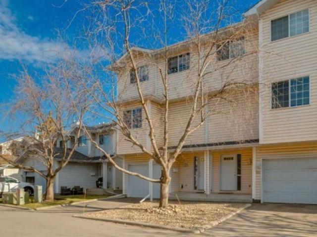 318 Hawkstone Manor Nw, Calgary, AB, T3G 3X2 townhouse for sale | Listing ID A2303 | Royal LePage