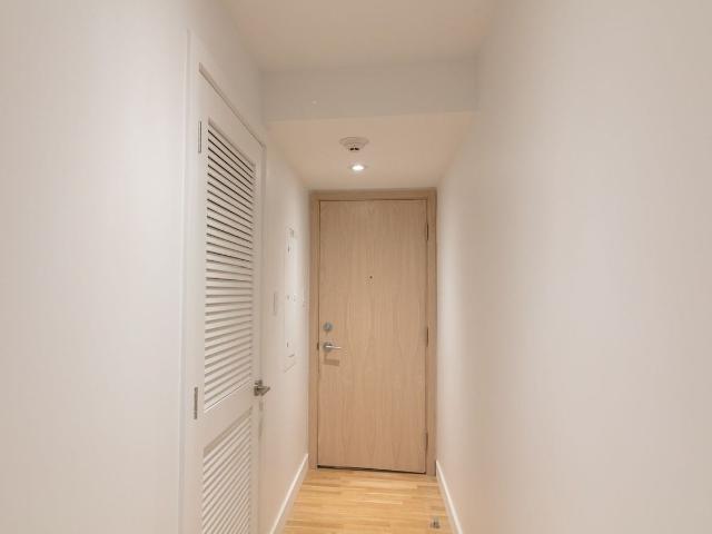 3195 Van Horne Studio Apartment for Rent at 3195 Av Van Horne, Montréal, QC H3S 1R3 Parc Kent