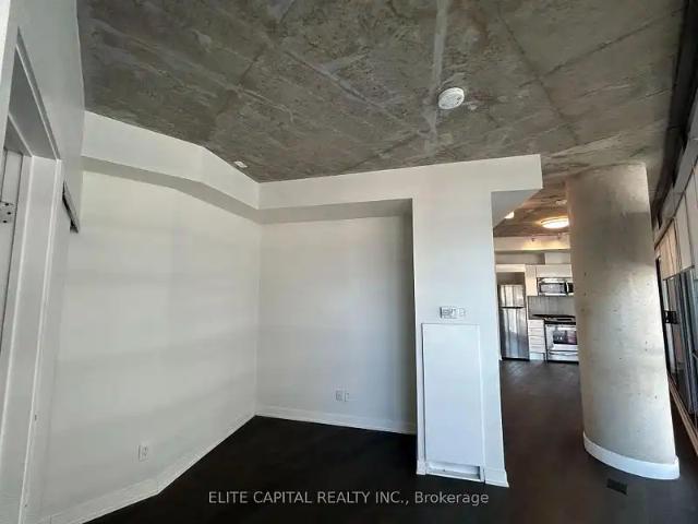 319 Carlaw Avenue #409