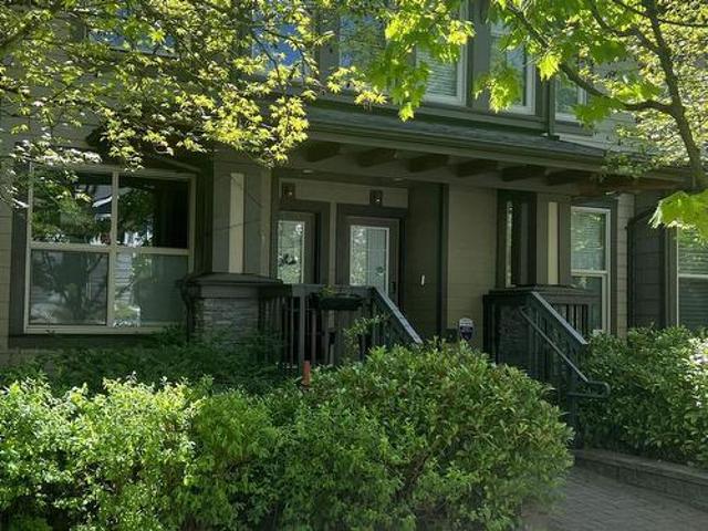 319 15 Street E, North Vancouver, BC, V7L 2R6 townhouse for sale | Listing ID R2994 | Royal LePage