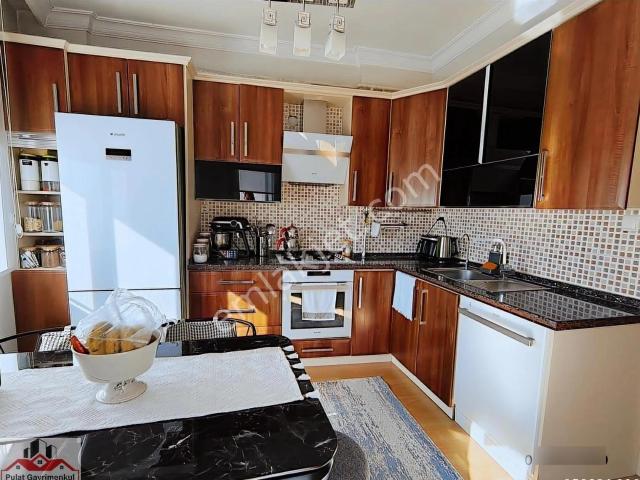 3+1 135m2 Brüt Arakat Aydınlık Bakımlı
