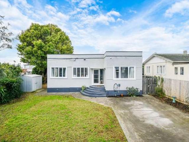 31 Thomas Road, Mangere, Manukau City