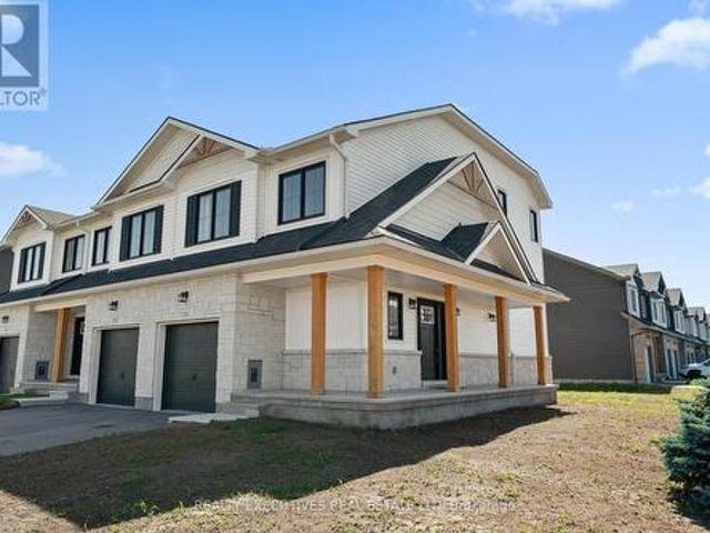 31 Whitcomb Crescent, Smiths Falls, ON, K7A 0C1 house for sale | Listing ID X13651 | Royal LePage