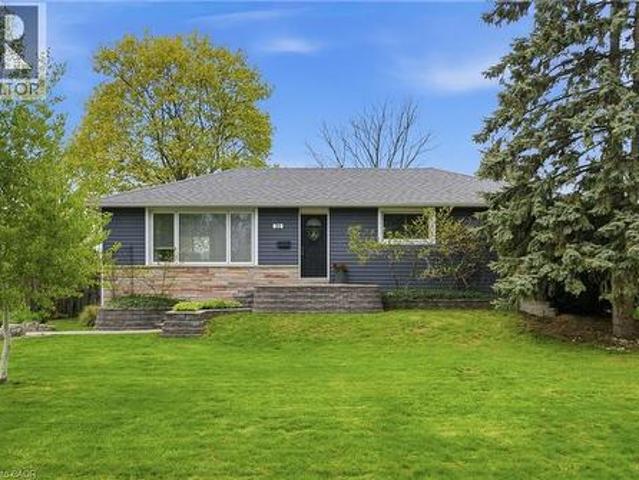 31 Algonquin Avenue, Flamborough, ON, L9H 7K9 house for sale | Listing ID 40830 | Royal LePage