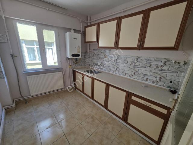 3+1 Ana Cadde Üzeri Geniş Fırsat Kiralık Daire