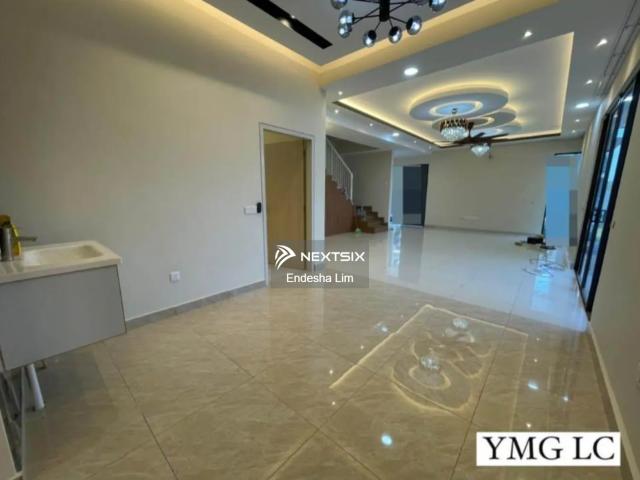 3+1 bedroom with private lift @ d'summit apartment, fully furnished condition with balcony, high floor unit. View to believe