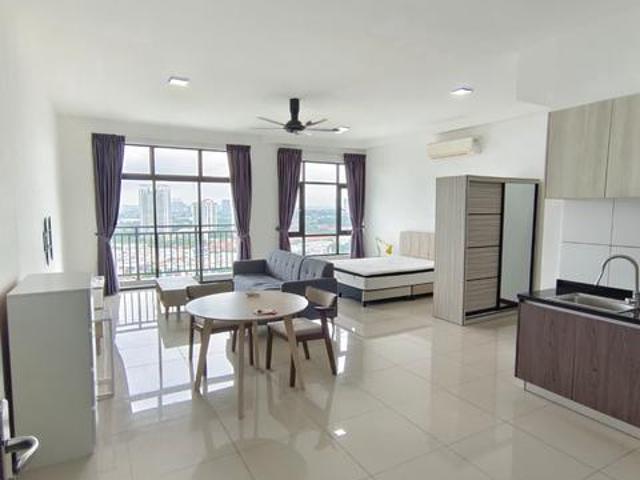 Studio Molek Regency TAMAN MOLEK Aircond Heater and Bathtub