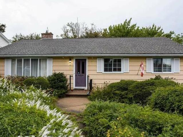 31 Doull Avenue Halifax NS B3N 1Y8