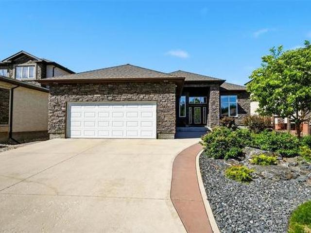 31 Edenwood Place, Winnipeg, MB, R3X 0E4 Luxury House for sale | Listing ID 202611 | Royal LePage Carriage Trade Luxury Properties