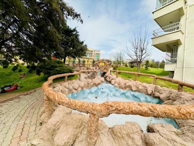 3+1 Ferah Ve Donanımlı Site İçerisinde Satılık Daire