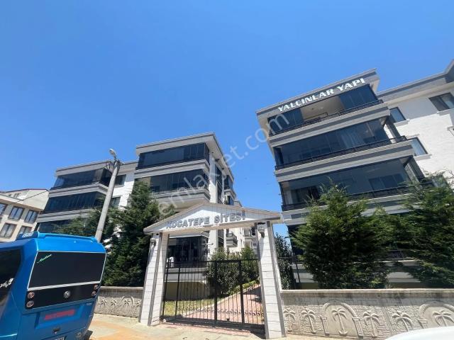 3+1 geniş Yeni Bina Siteiçi ekstralı denize/izmit Yoluna Yakn