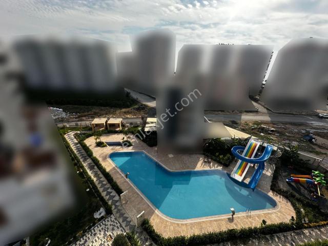 3+1 & Havuzlu & Kapalı Spor Salonlu & Denize Yürüme Mesafesin'de Satılık Daire