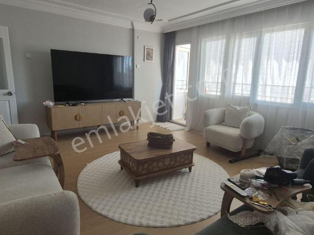 3+1 Kapalı Mutfak Ara Kat Asansörlü Doğalgazlı Satılık Daire