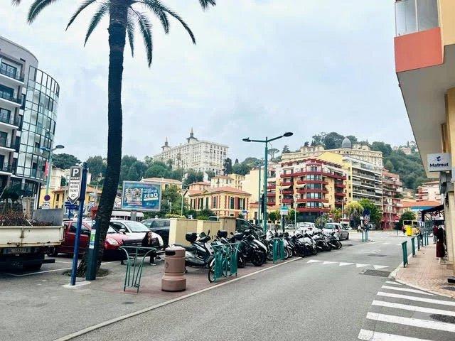 31 M² DROIT AU BAIL QUARTIER GARE ROUTIERE