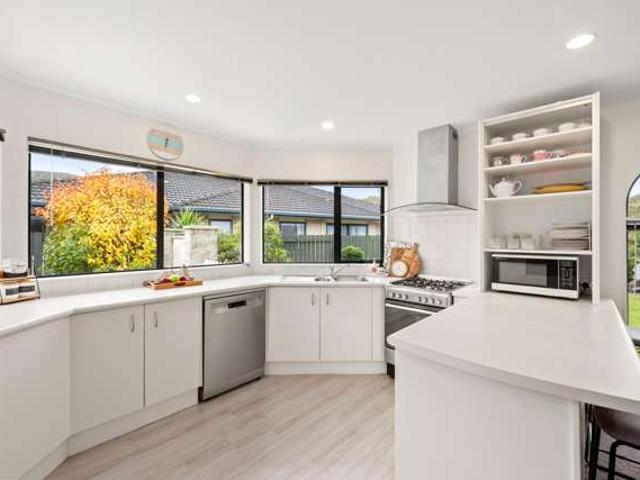 31 Mary Huse Grove, Manor Park, Lower Hutt City
