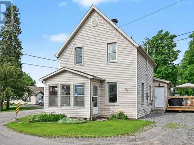 31 Minto Avenue, Montague, ON, K7A 2X8 house for sale | Listing ID X13655 | Royal LePage