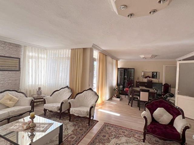 3+1 MURATREİS İNÖNÜ CAD.YAKINI 160M2 ARAKAT SATILIK DAİRE