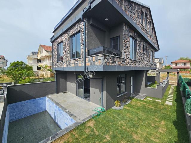 3+1 Müstakil Havuzlu, Denize 50 Mt. Mesafede, Yerden Isıtmalı Lüks Villa
