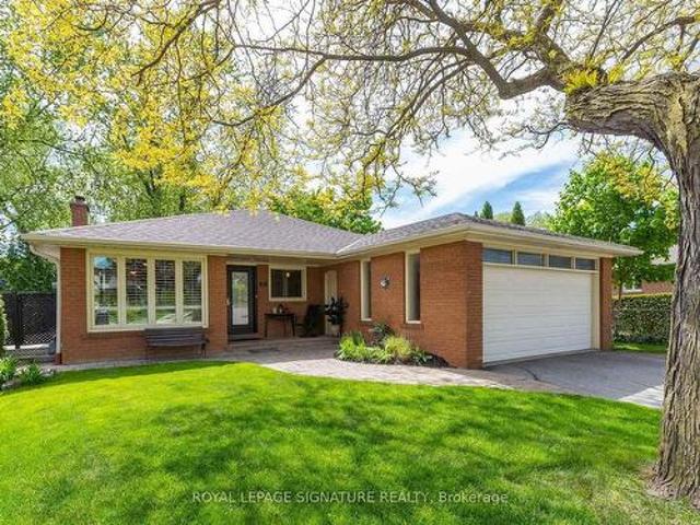 31 Norbert Crescent, Toronto, ON, M9C 3J8 house for sale | Listing ID W12213 | Royal LePage