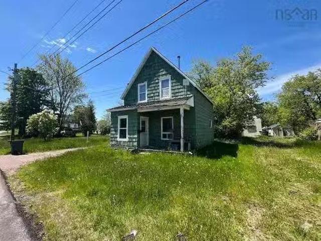 31 Patterson Street, Amherst, NS, B4H 1G6 house for sale Li.