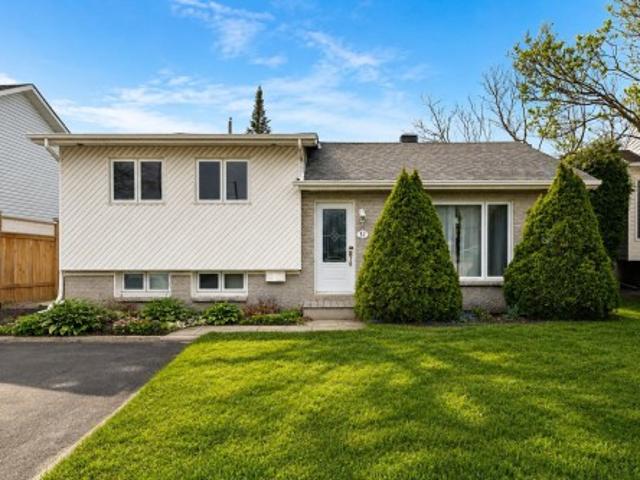 31 Rue De Mégantic, Gatineau. QC, J8R 1V9 house for sale | Listing ID 18373 | Royal LePage