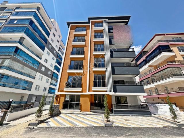 3+1 Sıfır Bölgede Emsalsiz Yapı Cam Balkonlu Ebeveyn Banyolu