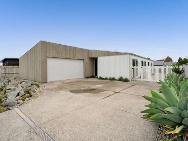 31 Smith Street, Lepperton, New Plymouth