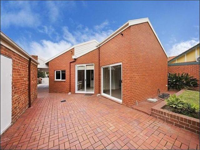Timeless Elegance – Renovated and Fully Furnished 1920s Family Home in Bentleigh