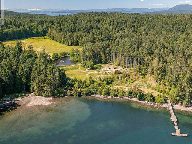 3200 Clam Bay Rd Pender Island, British Columbia