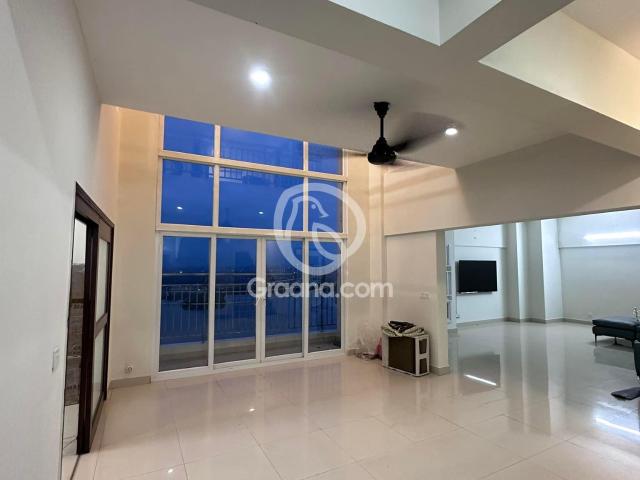 3200 Ft² Flat for Rent
