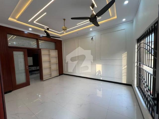 3200 Square Feet House In I 8/3 For rent At Good Location