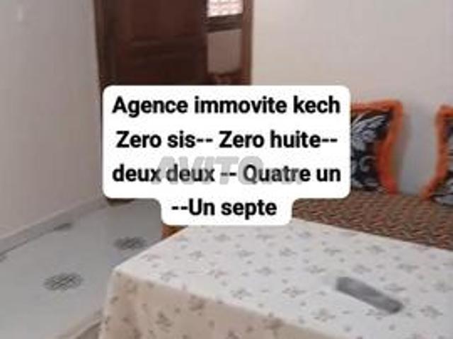 3200dh meublé pour 02 filles gentilles 3ème étage dans une maison. À côté de l'aéroport
