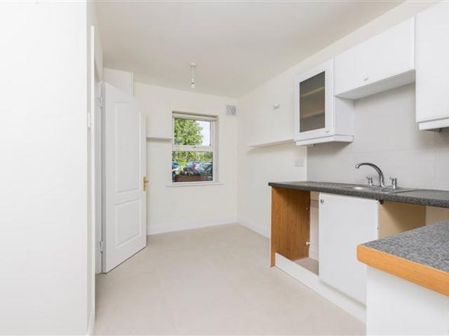 320,000 | 45 Thorn Chase, Woodale Road, Rush, Co. Dublin DNG McKenna Healy 5002 MyHome. Ie Residential