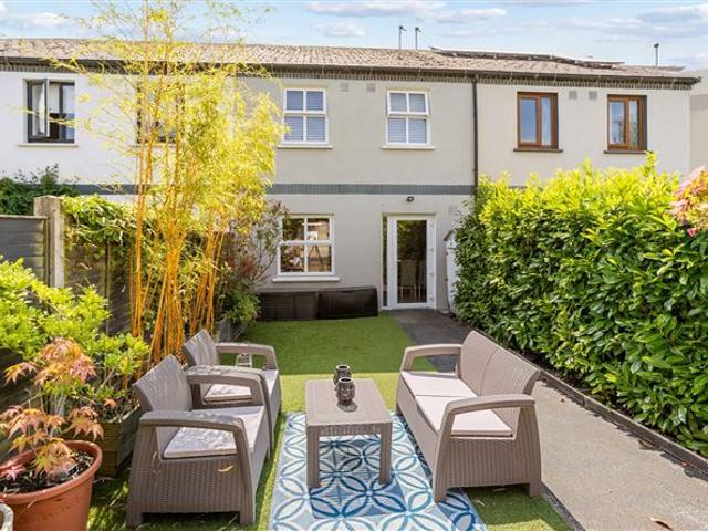 320,000 | 4 Radharc An Chaisláin, Old Caragh Road, Naas, Co. Kildare Kelly Hudson Properties 5016 MyHome. Ie Residential