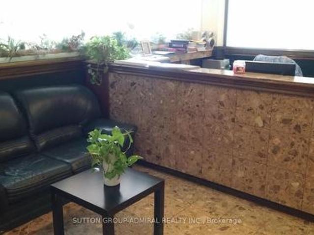 320 5 Steeles Avenue W, Toronto, ON, M9L 2Y8 commercial for lease | Listing ID W13446 | Royal LePage