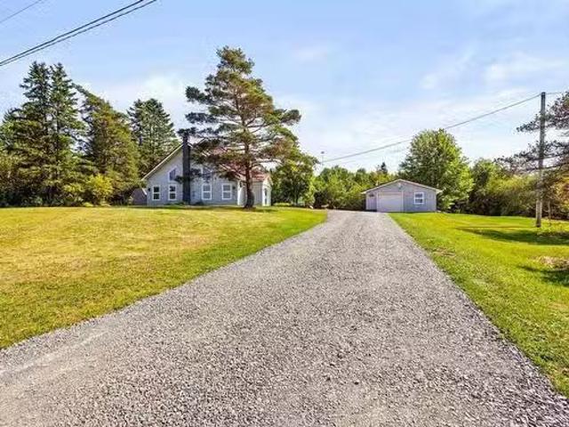 320 Main Street W, Stewiacke, NS, B0N 2J0 house for sale Li.