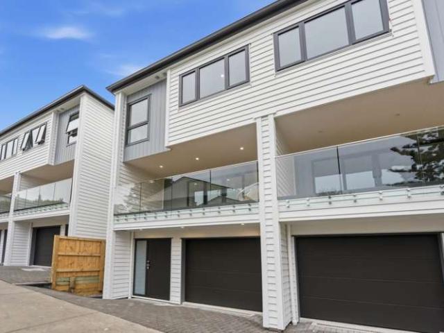 3/20 William Souter Street, Forrest Hill, North Shore City