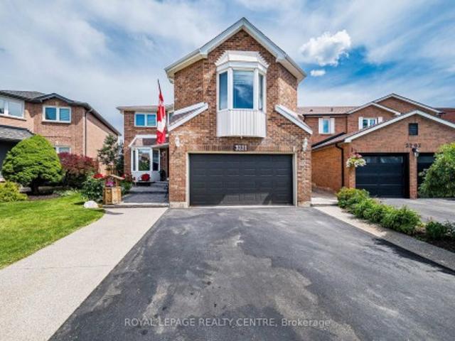 3211 Dovetail Mews, Mississauga, ON, L5L 5K4 house for sale | Listing ID W13488 | Royal LePage