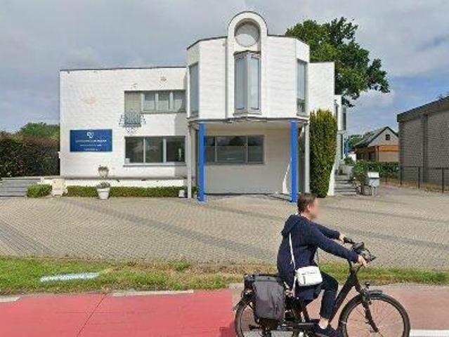 321 m2 office space for sale in Genk