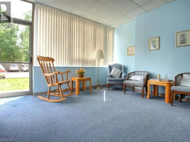 3227 KING Street E Unit# 408