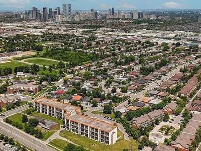 322 1 Stainton Drive, Mississauga, ON, L5C 2T7 condo for sale | Listing ID 40713 | Royal LePage