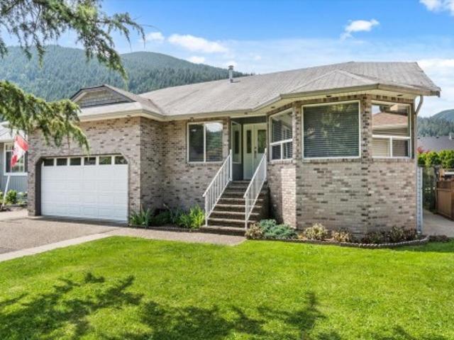 322 Miami River Drive, Harrison Hot Springs, BC, V0M 1K0 house for sale | Listing ID R3139 | Royal LePage